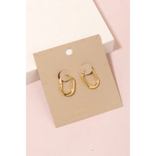 Load image into Gallery viewer, Metallic Oval Hoop Earrings