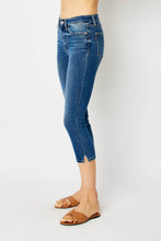 Load image into Gallery viewer, Midrise Capri Side Slit Judy Blue👖