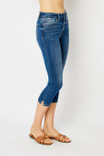 Load image into Gallery viewer, Midrise Capri Side Slit Judy Blue👖