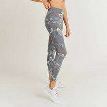 Load image into Gallery viewer, Blue Tundra Camo Cargo Hybrid High-Waisted Leggings